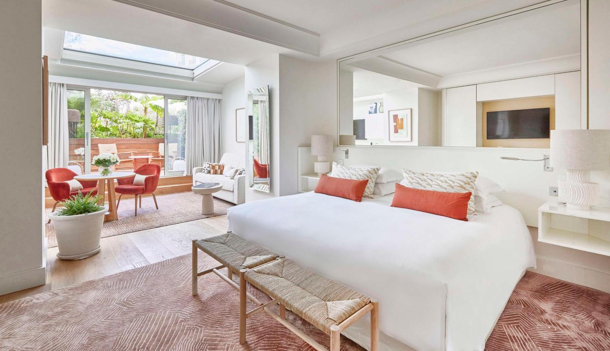 Hotel Martinez, In The Unbound Collection By Hyatt Cannes Esterno foto A room at the hotel