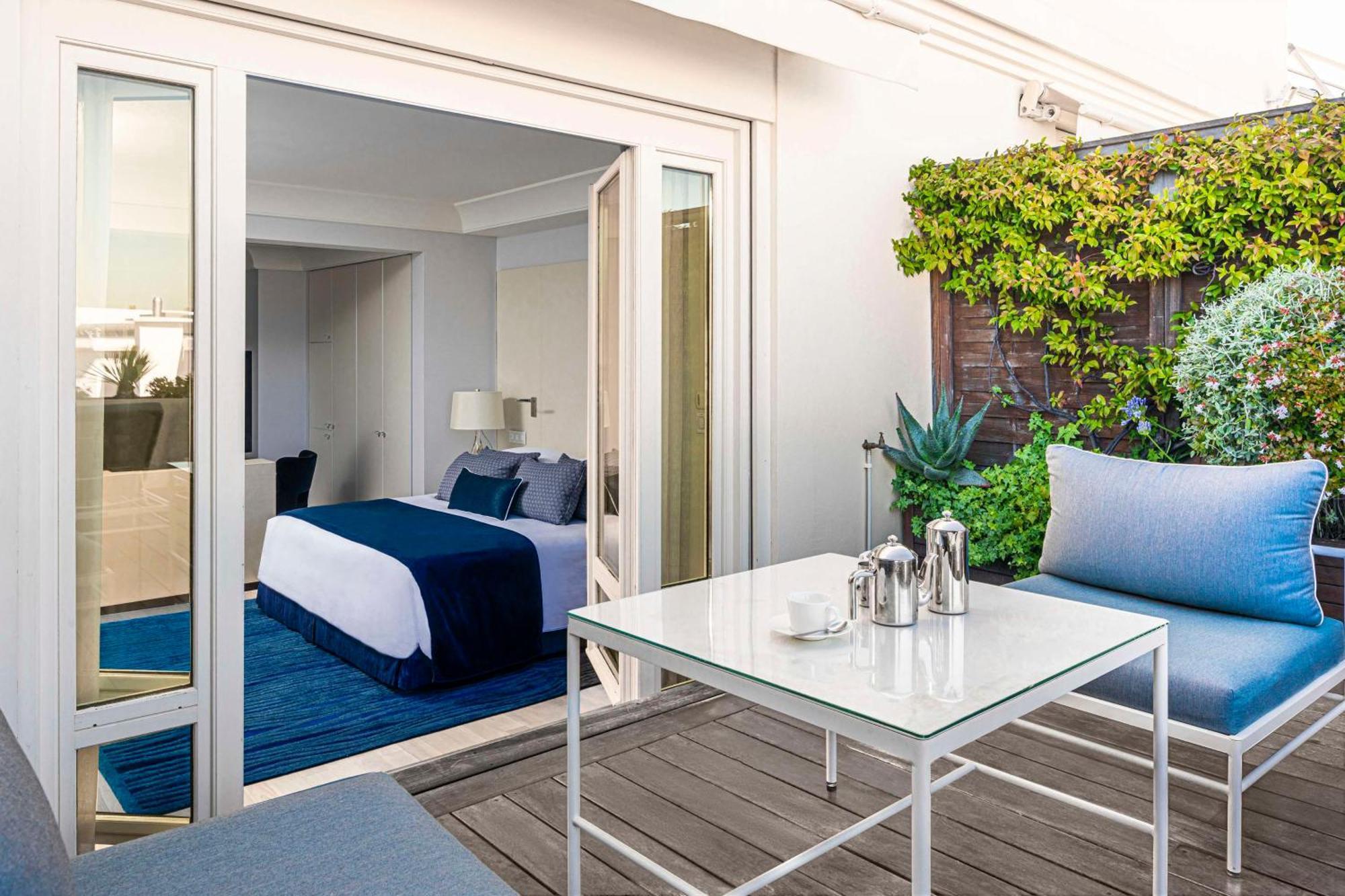Hotel Martinez, In The Unbound Collection By Hyatt Cannes Esterno foto A room at the hotel