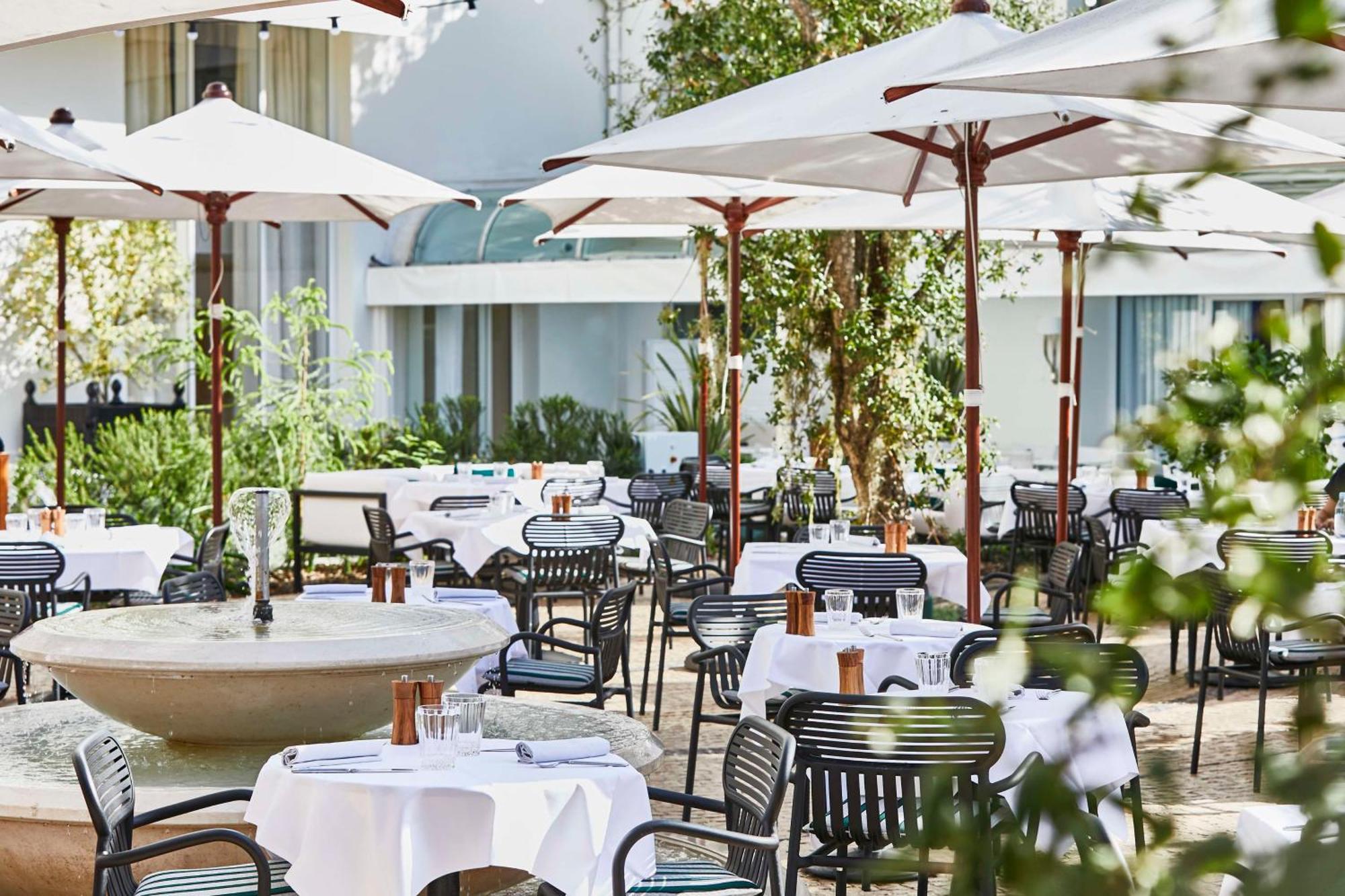 Hotel Martinez, In The Unbound Collection By Hyatt Cannes Esterno foto The Terrace at the Four Seasons Hotel